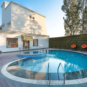 Hotel Country & By Radisson Chandigarh, Zirakpur